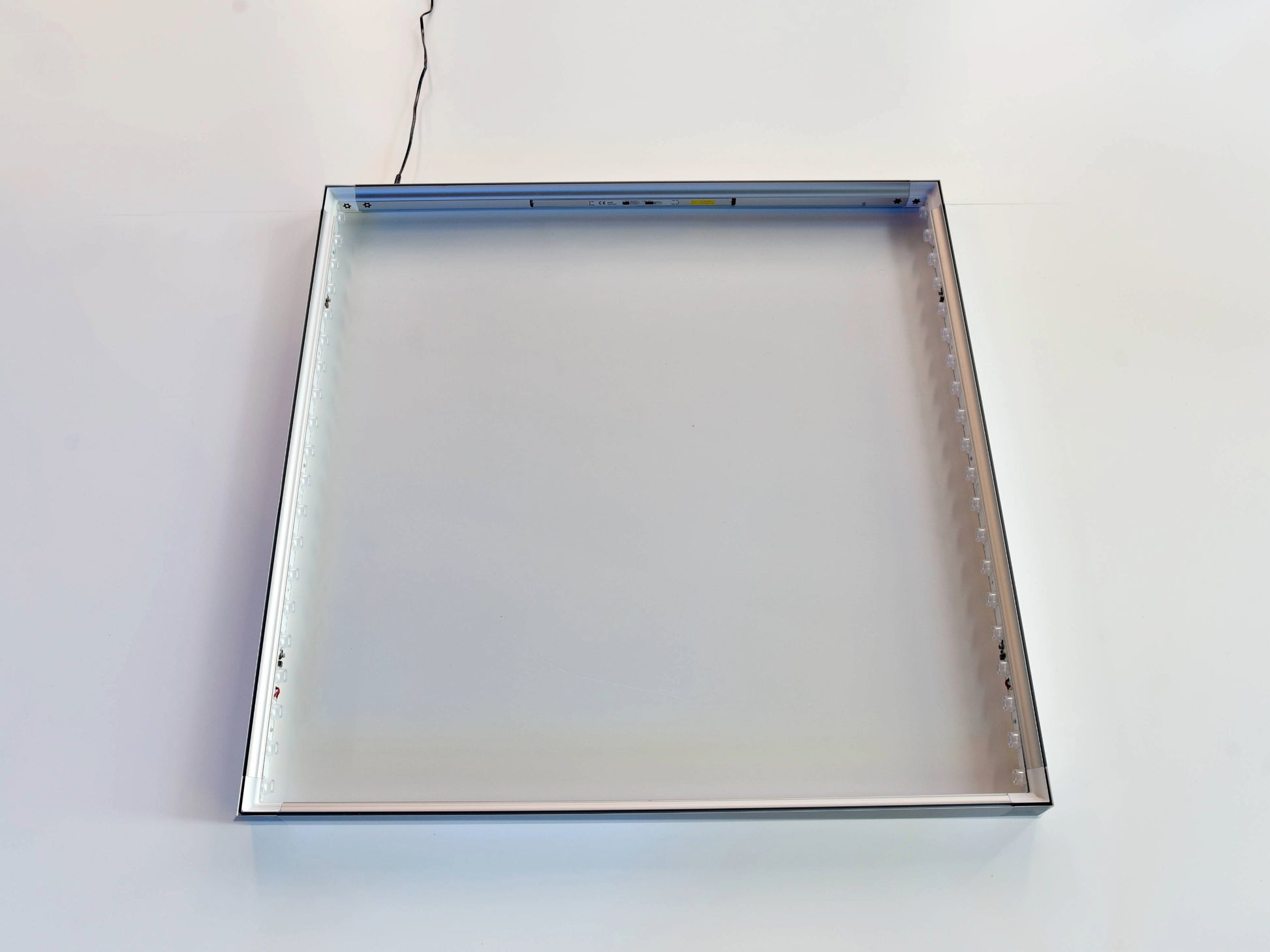 Whitebox-hanging-1000-1000