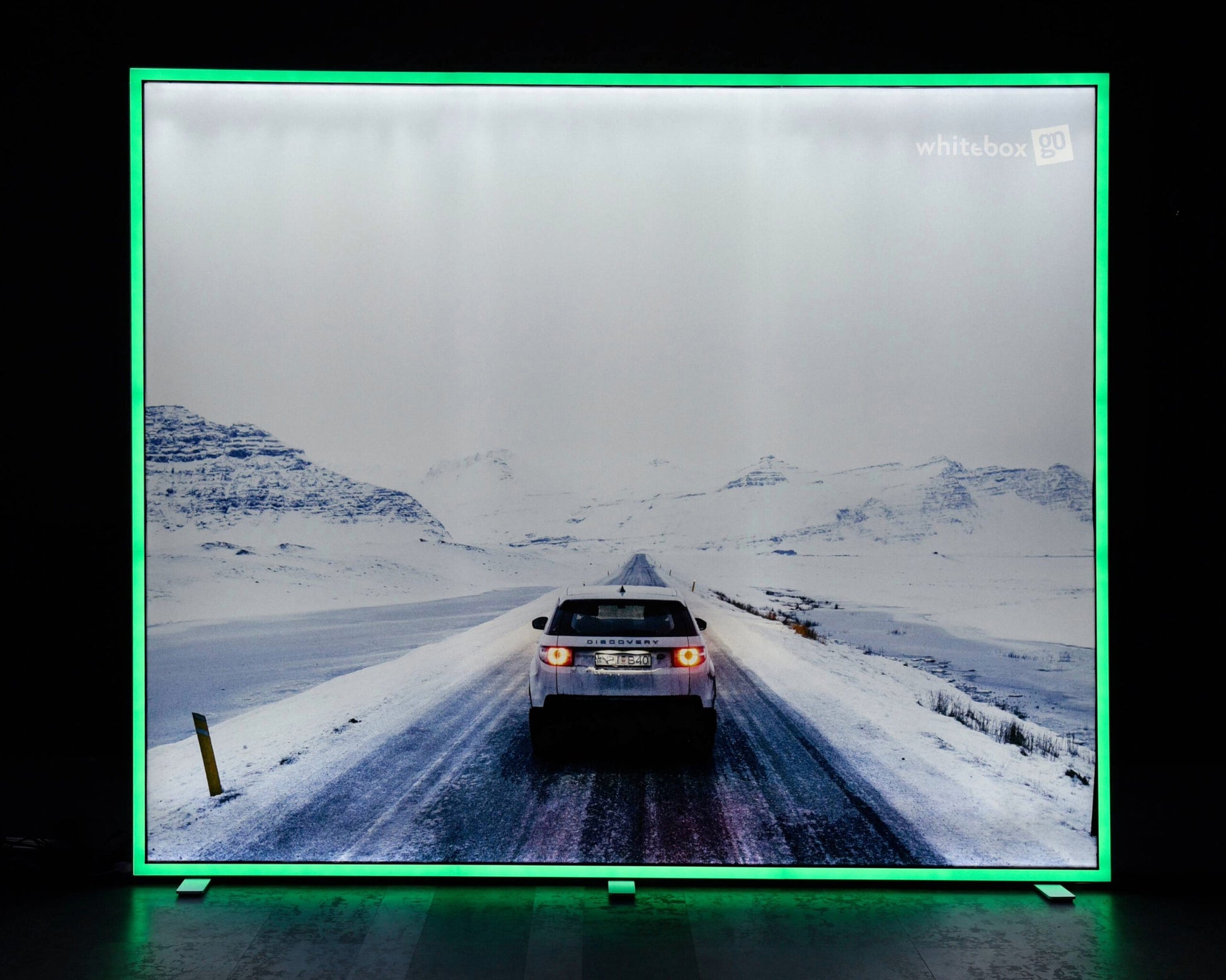 whitebox-switch-3000-2500-front-green