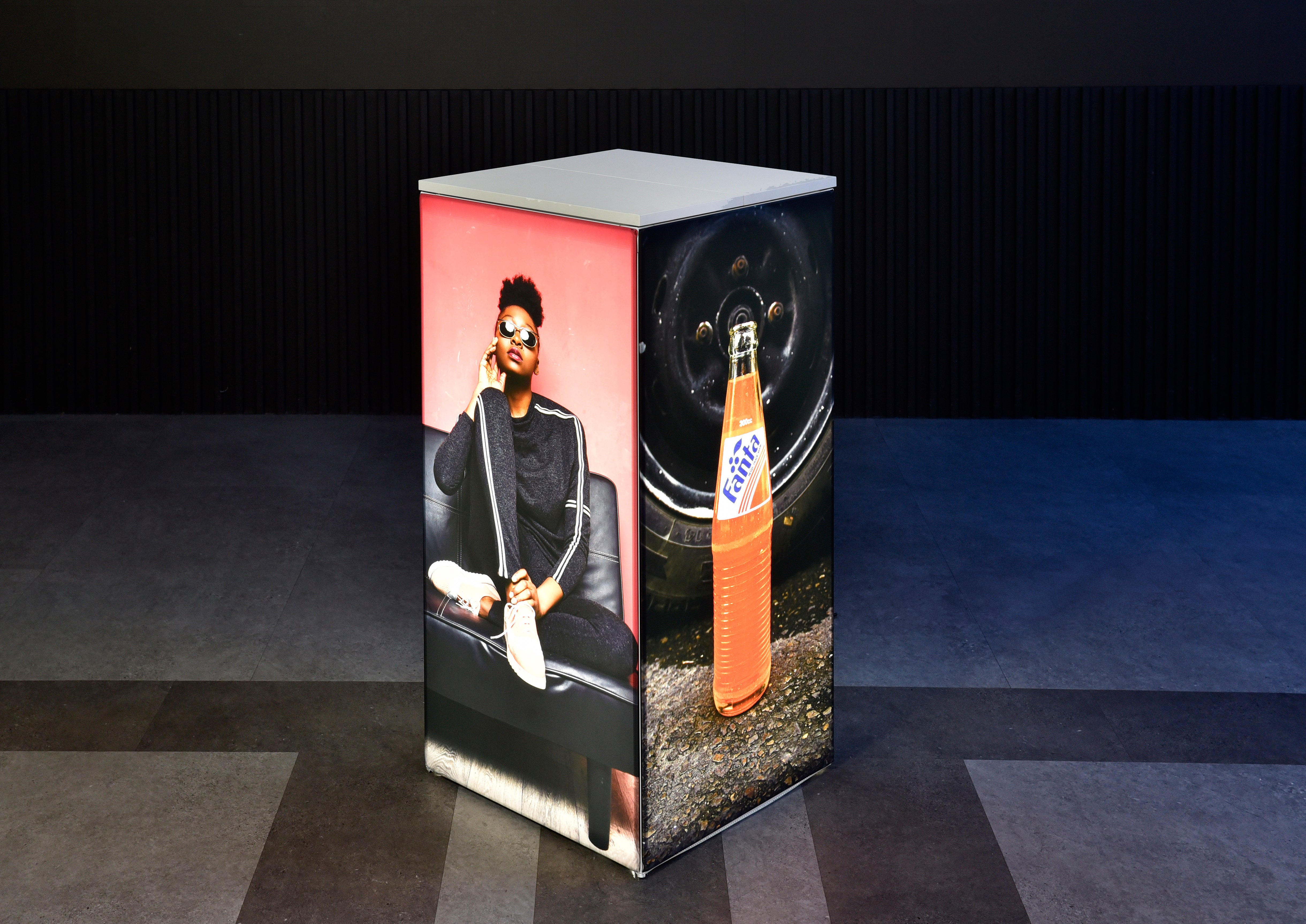 Branded LED Cube - Illuminated Display Cubes for Impactful Branding ...